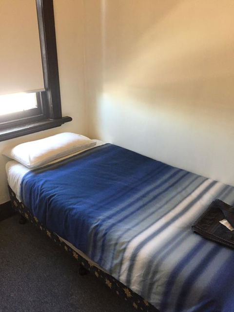 Crown Inn Hotel - Hervey Bay Accommodation 3