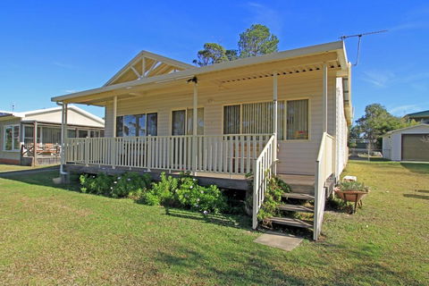 Cudmirrah Reef Cottage - Tourism Hervey Bay 1