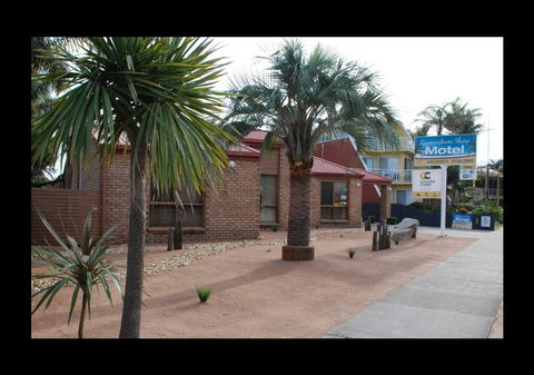 Cunningham Shore Motel - Tourism Hervey Bay 2