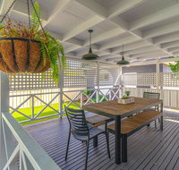 Curls and Buoys - Pet friendly - Stone throw to river - Hervey Bay Accommodation