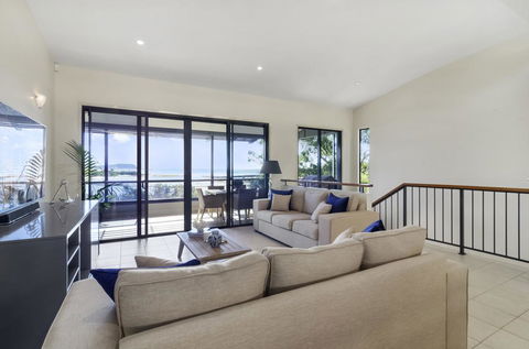 Currumbin Beachside Holiday Home - Tourism Hervey Bay 2