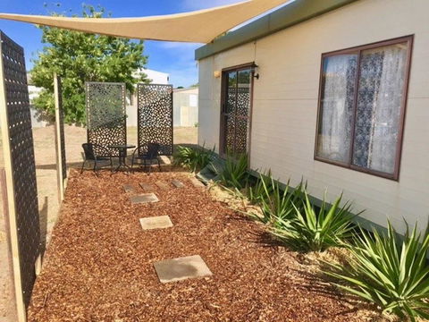 Cute Private Studio Flat With AIRCON! - Hervey Bay Accommodation 0