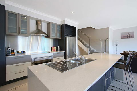 Cypress Townhouse 11 - Hervey Bay Accommodation 1