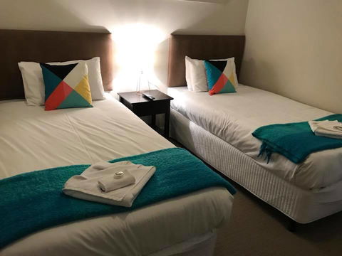 Cypress Water Front Apartments - Hervey Bay Accommodation 2