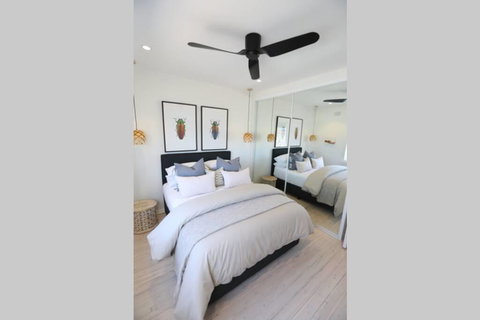 D'Luxe Designer Den Bondi-Ocean View Apartment - Tourism Hervey Bay 2