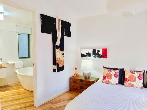 Dalrymples Guest Cottages - Tourism Hervey Bay 1