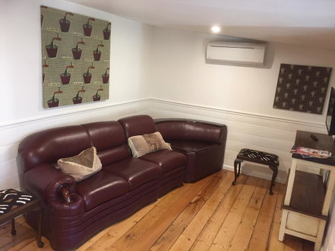 Darcy's Cottage On Piper - Tourism Hervey Bay 1