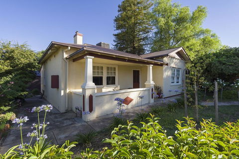 Darling House Castlemaine - Hervey Bay Accommodation 0