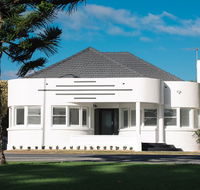 Deco Beach Luxury Apartments - Tourism Hervey Bay