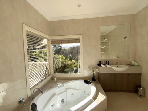 Delderfield Cottages - Tourism Hervey Bay 1