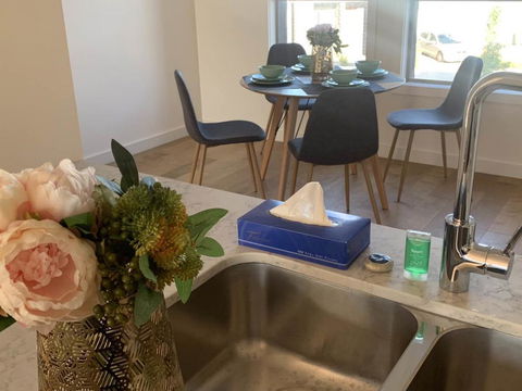 Delicate And Peaceful Bundoora Townhouse 12-R2 - Hervey Bay Accommodation 2