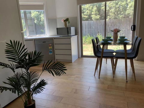 Delicate And Peaceful Bundoora Townhouse 20-R3 - Hervey Bay Accommodation 2