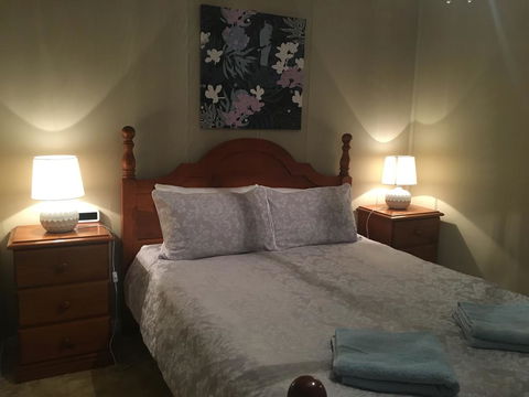 Desert Flower Cottages On Wolfram St - Hervey Bay Accommodation 0