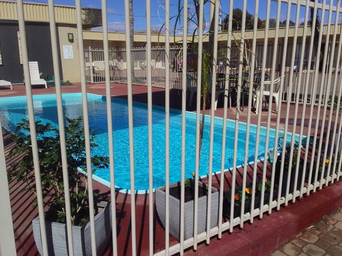 Desert Sand Motor Inn - Hervey Bay Accommodation 0
