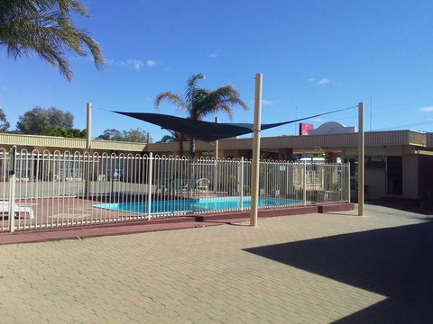 Desert Sand Motor Inn - Hervey Bay Accommodation 2