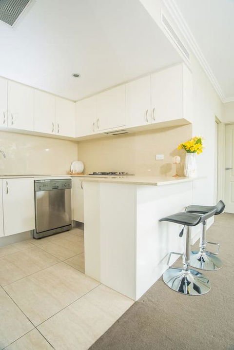Designed Home Of Ultimate Convenience In Gordon - Tourism Hervey Bay 3