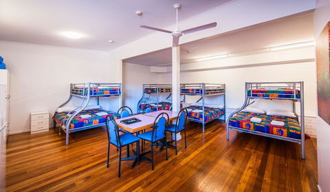 Diggers Tavern - Tourism Hervey Bay 3