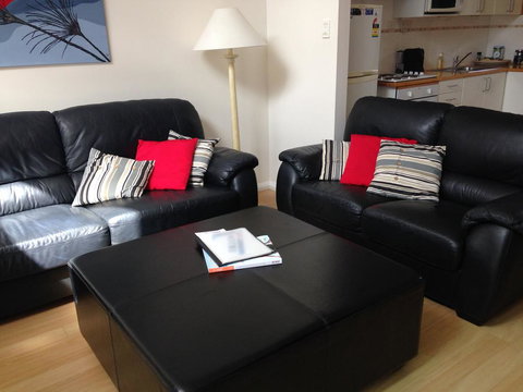 Dillon 7 - Hervey Bay Accommodation 2