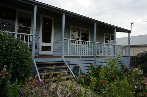 Dinghys Rest - Hervey Bay Accommodation 1