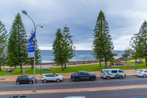 Dive Hotel - Hervey Bay Accommodation 2