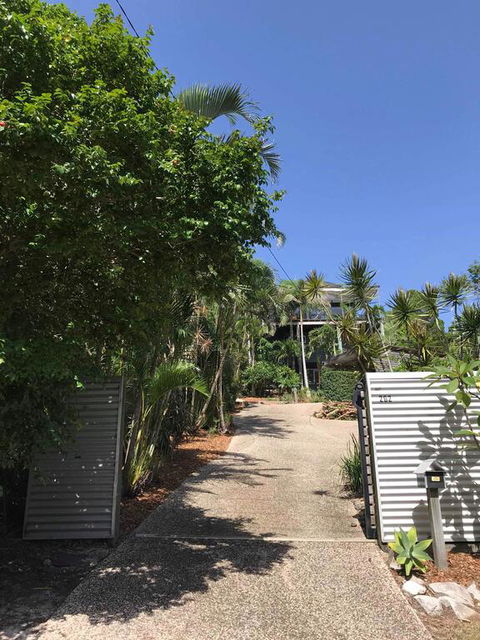 Dog Friendly Peregian Beach Home With Views - Hervey Bay Accommodation 3