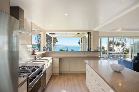 Dollini Ocean (Unit 1) - Tourism Hervey Bay 2