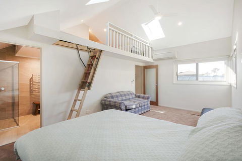 Dollini Ocean (Unit 1) - Tourism Hervey Bay 3