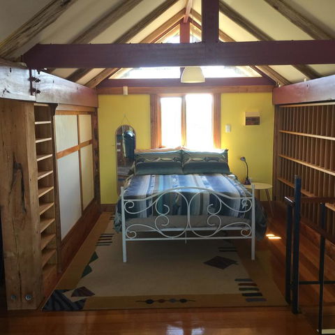 Dolphin Beach House - Hervey Bay Accommodation 3