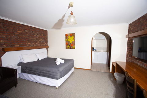 Donald Motor Lodge - Hervey Bay Accommodation 2