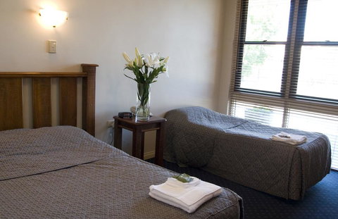 Dorset Gardens Hotel - Hervey Bay Accommodation 0