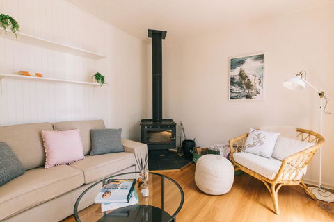 DOVESTONES BY THE SEA - INVERLOCH - Hervey Bay Accommodation 0