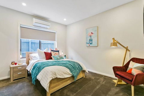 Dromana 300m Beach Shops And Cafes Table Tennis - Tourism Hervey Bay 3