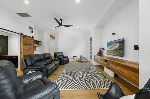 Due North Beach House - Hervey Bay Accommodation 1