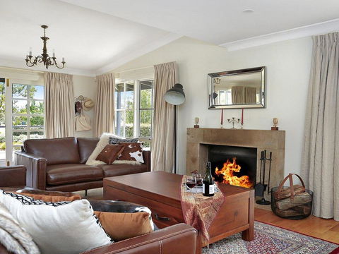 Duncraig House - Open Fireplace, Spa, Pet Friendly - Tourism Hervey Bay 1