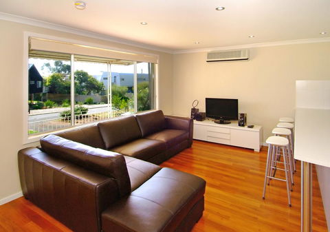 Eagle Bay Beach House - Hervey Bay Accommodation 1