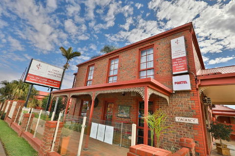 Early Australian Motor Inn - Hervey Bay Accommodation 0