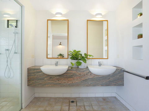 EAST COAST ESCAPES - Lighthouse Studio - Hervey Bay Accommodation 3