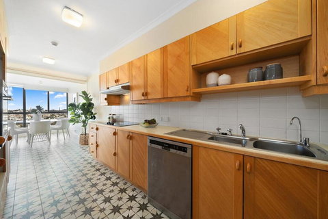 East Mirvac Building With Convenient Living - Hervey Bay Accommodation 2