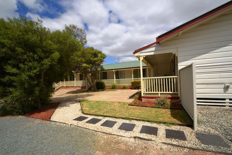 Echuca Holiday Units - Hervey Bay Accommodation 0