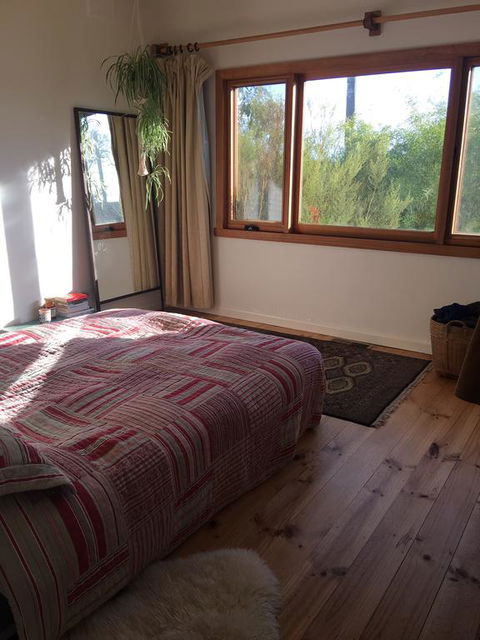 Eco-renovated Light-filled House On A Hill - Hervey Bay Accommodation 3