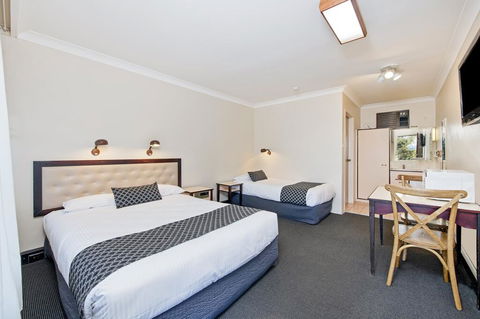 Econo Lodge Savannah Park Tamworth - Hervey Bay Accommodation 2