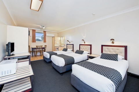 Econo Lodge Savannah Park Tamworth - Hervey Bay Accommodation 1