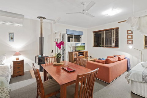 Eden Lodge - Hervey Bay Accommodation 0