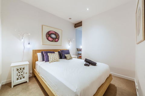 Elegant 1 Bed 1 Bath & Free Parking - Tourism Hervey Bay 3
