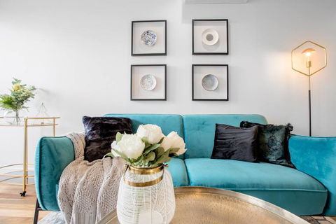 Elegant 2BR@Footscray Station - Tourism Hervey Bay 0