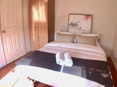 Elegant Glen House 4B5B ParkFront - Hervey Bay Accommodation 3