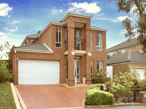 Elegant Glen House 4B5B ParkFront - Hervey Bay Accommodation 0