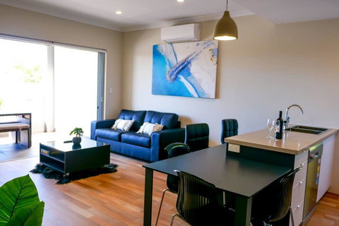 Elegantly Appointed BRAND NEW Luxurious Apartment! - Hervey Bay Accommodation 1