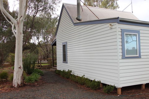 Elinike Guest Cottages - Hervey Bay Accommodation 1