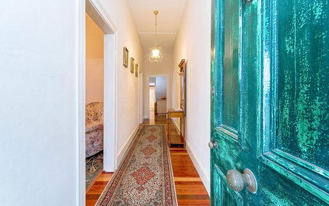 Eliza 1875 Red Brick Duplex Townhouse - Tourism Hervey Bay 1